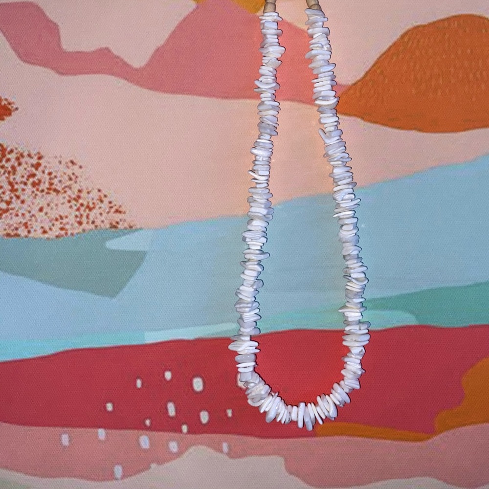 White shell beach necklace